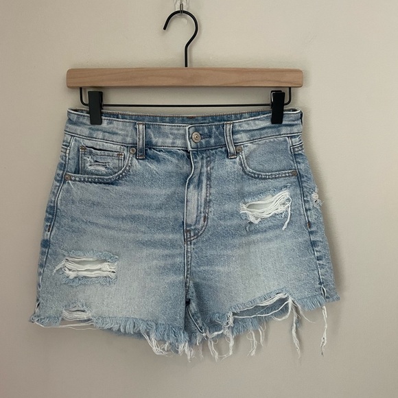 American Eagle Outfitters Blue Mom Jean Shorts Distressed Style Embroidered - Picture 1 of 12